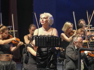 'ÇELLO YILDIZLARI VE OPERA BALE SOLİSTLERİ' KONSERİ