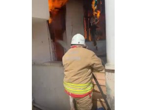 REYHANLI’DA MÜSTAKİL EV ALEVLERE TESLİM OLDU