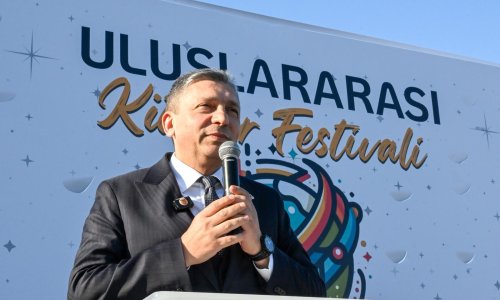 DÜNYANIN RENKLERİ AKDENİZ ÜNİVERSİTESİ’NDE BULUŞTU