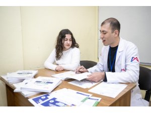 MERSİN’DE GÖRME ENGELLİ ÖĞRENCİYE ÜCRETSİZ EĞİTİM DESTEĞİ