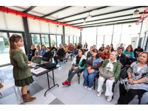 MERSİN’DE SOSYAL YAŞAMA KATKI SAĞLAYAN KURSLAR YOĞUN İLGİ GÖRÜYOR