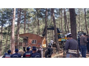 OSMANİYE’DE MAHKEME KARARI SONRASI 31 KAÇAK YAYLA EVİNİN YIKIMINA BAŞLANDI
