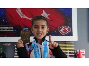 5 YAŞINDA BAŞLADIĞI KARATE SPORUNDA 7 YAŞINDA TÜRKİYE ŞAMPİYONU OLDU