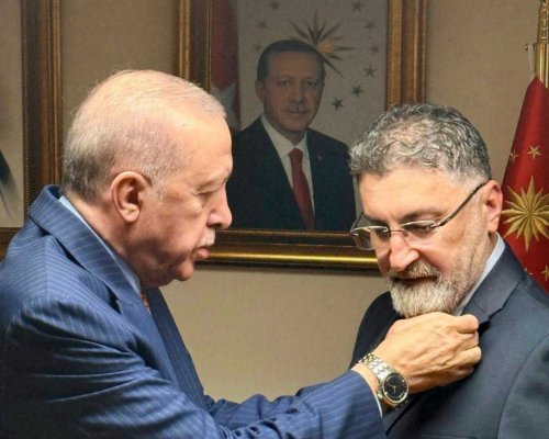 BAŞKAN KUMBUL AK PARTİ'YE GEÇTİ