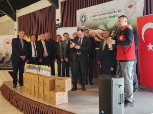 KİRAZ ÜRETİCİLERİNE SİRKE SİNEĞİ TUZAĞI DAĞITILDI