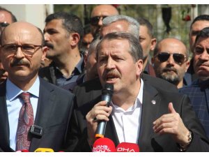 EĞİTİM-BİR-SEN GENEL BAŞKANI ALİ YALÇIN’DAN SALDIRININ YAŞANDIĞI OKULUN ÖNÜNDE AÇIKLAMA