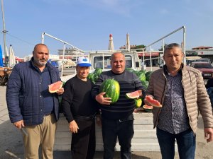 SEZONUN İLK ERKENCİ KARPUZU, KİLOSU 40 LİRAYA ALICI BULDU