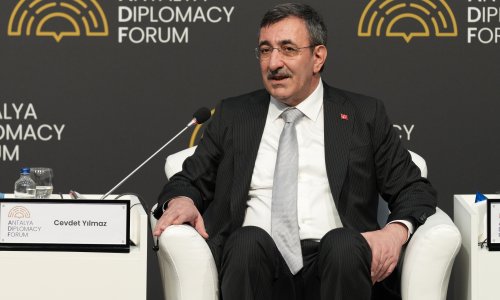 YILMAZ: "AVRUPA'NIN DAHA FAZLA LİDERLİĞE İHTİYACI VAR"