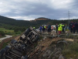 KANALA DÜŞEN TANKERDE CAN PAZARI