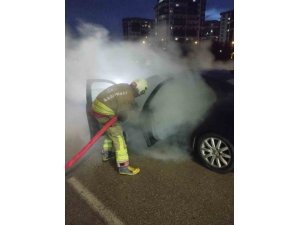 ARSUZ’DA OTOMOBİL YANGINI