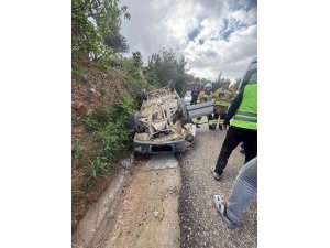 BELEN’DE OTOMOBİL TAKLA ATTI: 2 YARALI