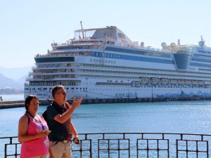 ALMAN TURİSTLER KRUVAZİYERLE GELDİ