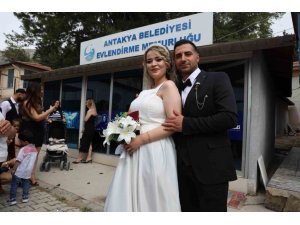 27 BİN 20 DEPREMZEDE ÇİFT EVLİLİK KREDİSİYLE YUVASINI KURDU