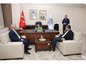 MİNİK BUĞLEM BİR GÜNLÜĞÜNE BAŞKAN OLDU, İLK TALİMAT PARK İÇİN GELDİ