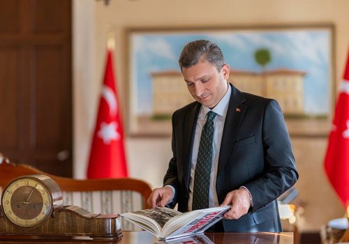 VALİ ŞAHİN'DEN 23 NİSAN MESAJI