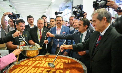 TÜRKİYE'NİN YÖRESEL ÜRÜNLERİ ANTALYA'DA BULUŞTU