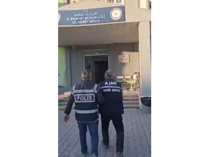 SİLAHLA TEHDİT SUÇUNDAN ARANAN ŞAHIS DEFNE’DE YAKALANDI