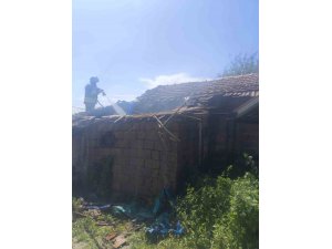 KUMLU’DA MÜSTAKİL EV YANGINI