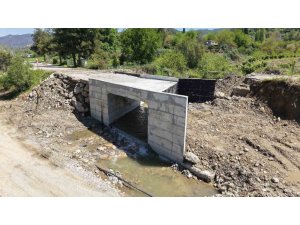 ANDIRIN’DA 5 MAHALLEYE ULAŞIM SAĞLAYAN KÖPRÜ MENFEZDE SONA GELİNDİ