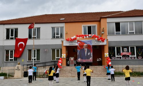 ÖĞRENCİLERİN ELSAZI KÖYÜ'NE 23 NİSAN ÇIKARMASI