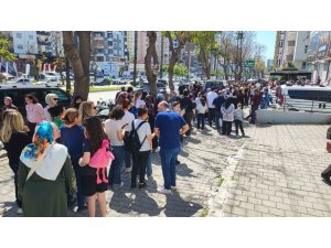 ADANA’DA 100 TL’LİK ÜRÜN İZDİHAMI