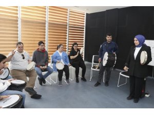 MÜZİKLE ENGELLER AŞILIYOR