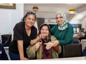 MANAVGAT’TA HUZUREVİ SAKİNLERİNE YÖNELİK EL SANATLARI ETKİNLİĞİ DÜZENLENDİ