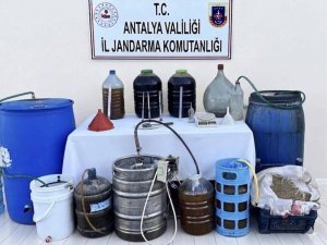 KUMLUCA’DA 800 LİTRE KAÇAK ALKOL ELE GEÇİRİLDİ