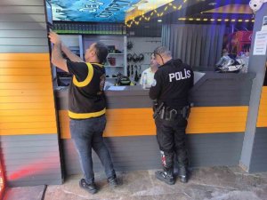 İSKENDERUN’DA İNTERNET KAFE VE OYUN ALANLARINA DENETİM