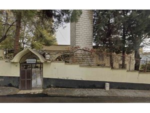 DEPREMDE YIKILAN DOSTLAR CAMİİ, YENİDEN AYAĞA KALKIYOR