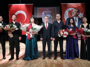 TÜRK DEVLETLERİ PİYANİSTLERİ KONSERİ'NDE PİYANO RESİTALİ