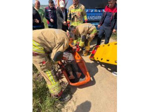 ANTAKYA’DA TRAKTÖRÜN ALTINDA KALAN KADIN YARALANDI