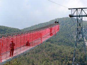TELEFERİĞE ZORLU BAKIM ÇALIŞMASI