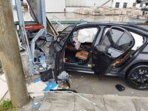BURDUR’DA OTOMOBİL YOLDAN ÇIKTI: 2 YARALI