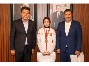 KOZANLI BOKSÖR AZRANUR, GENÇLER OLİMPİYATLARI’NDA TÜRKİYE’Yİ TEMSİL EDECEK