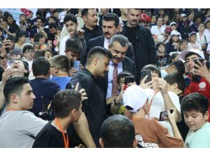 BAKAN TEKİN: "100 ORTAÖĞRETİM ÖĞRENCİSİNİN 43’Ü MESLEKİ EĞİTİME KAYIT YAPTIRDI"
