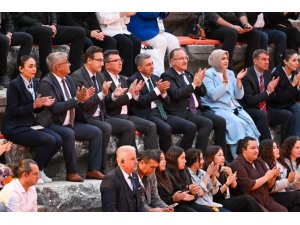ASPENDOS’TA "KÖKTEN GELECEĞE MAARİF YOLCULARI" KONSERİNE YOĞUN İLGİ