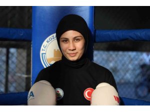BABASININ ELİNDEN TUTUP RİNGE BIRAKTIĞI AZRANUR, TÜRKİYE’Yİ TEMSİL EDECEK
