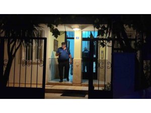 EVDE ÖLÜ BULUNAN 16 YAŞINDAKİ ÇOCUĞUN CENAZESİ TESLİM ALINDI