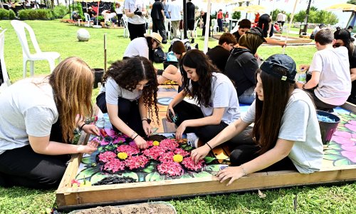 ANTALYA’DA 130 BİN ÇİÇEKLE GÖRSEL ŞOV