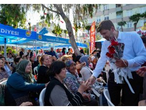 TARSUS’TA ANNELER GÜNÜ COŞKUSU: ANNELER VE ÇOCUKLAR AYNI SAHNEDEYDİ