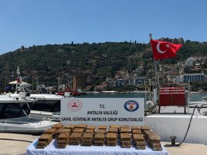 KIYIYA VURAN PAKETTEN 40 KİLO UYUŞTURUCU ÇIKTI