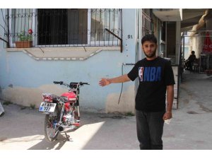 ÇALINAN MOTOSİKLETİNİN PEŞİNE DÜŞTÜ, HIRSIZLARA YETİŞEMEDİ