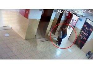 ARKA ARKAYA 2 KEZ ÖLÜMDEN DÖNEN 7 YAŞINDAKİ ÖĞRENCİYİ ÖĞRETMENLERİNİN HEMLİCH MANEVRASI HAYATA TUTUNDURDU