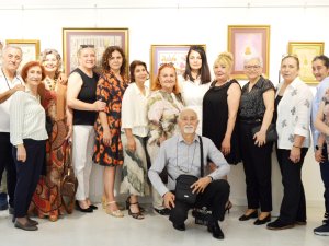 15 YILLIK SANAT SERÜVENİNİ BEĞENİYE SUNDU