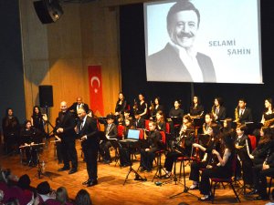 GENÇ MÜZİSYENLER HAYRAN BIRAKTI