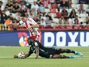 TRENDYOL SÜPER LİG: ANTALYASPOR: 0 - KOCAELİSPOR: 0 (İLK YARI)