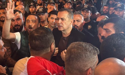 ANTALYASPOR KÜME DÜŞTÜ, TARAFTARLAR BAŞKANA TEPKİ GÖSTERDİ