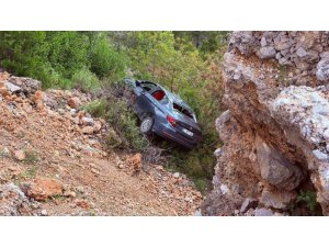 OTOMOBİL ŞARAMPOLE YUVARLANDI:3’Ü ÇOCUK 5 KİŞİ YARALANDI