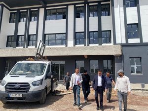 HASSA’DA KAMU BİNALARI YÜKSELİYOR
